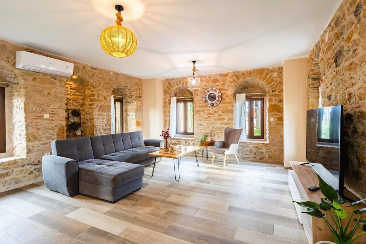 Mantineia Stone Villa-An Ethereal Getaway Megali Mantineia 외부 사진
